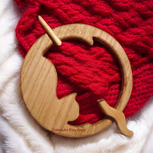 Spilla in legno per scialle - Gatto Cerchio