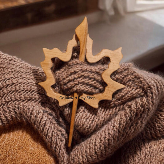 Spilla in legno per scialle - Foglia d'acero