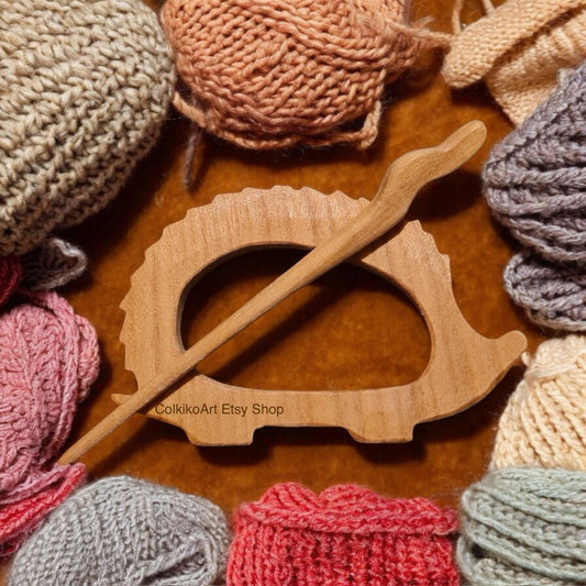 Spilla in legno per scialle - Riccio