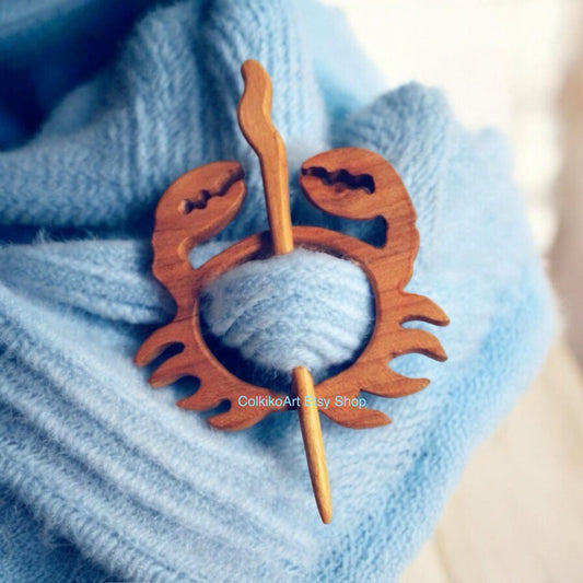 Spilla in legno per scialle - Granchio