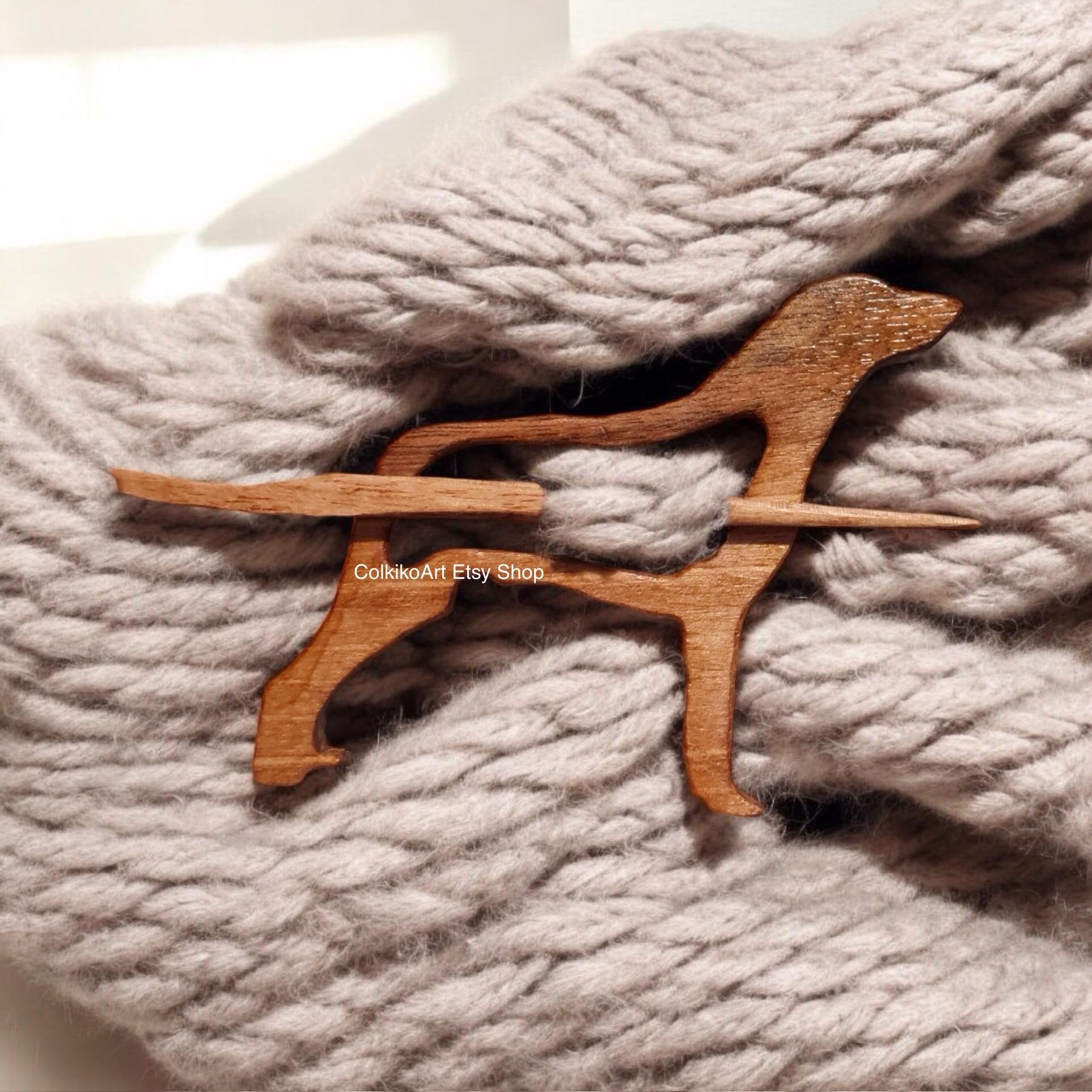 Curly Coated Retriver , Wooden Shawl Pin, Wood Brooch, Scarf Pin, Women Gift, Baby girl gift,Eco friendly Accessory, Jewlery, animal brooch